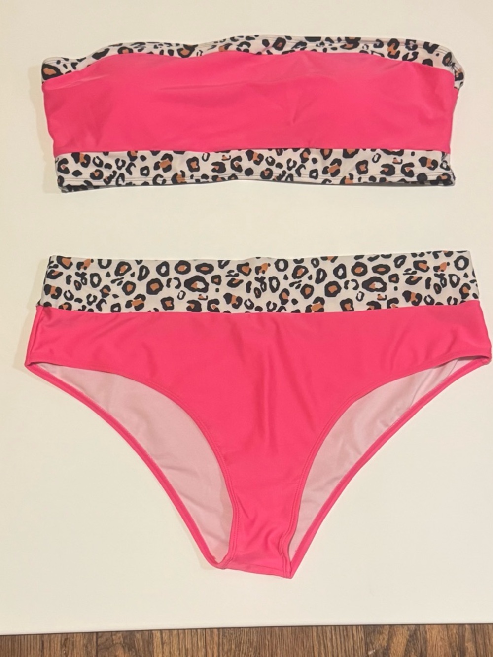 Women’s Hot Pink Leopard Trim Bandeau Bikini Hot pink and leapord is stunning .